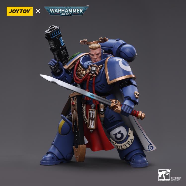 JoyToy - Warhammer 40000  - Ultramarines; Primaris Captain with Power Sword and Plasma Pistol