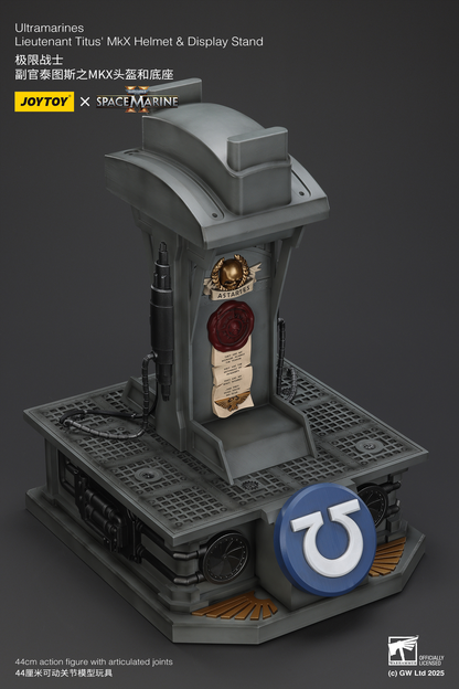 JoyToy - Warhammer 40000 - Ultramarines Lieutenant Titus' MkX Helmet & Display Stand