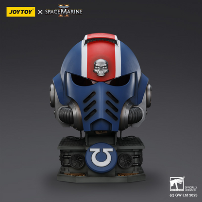 JoyToy - Warhammer 40000 - Ultramarines Lieutenant Titus' MkX Helmet & Display Stand