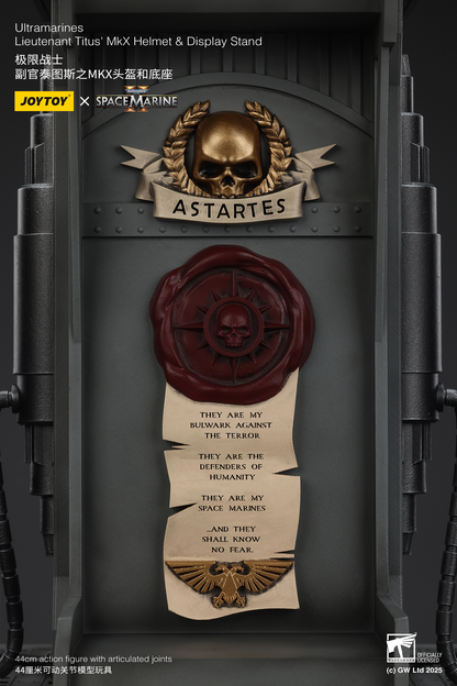 JoyToy - Warhammer 40000 - Ultramarines Lieutenant Titus' MkX Helmet & Display Stand