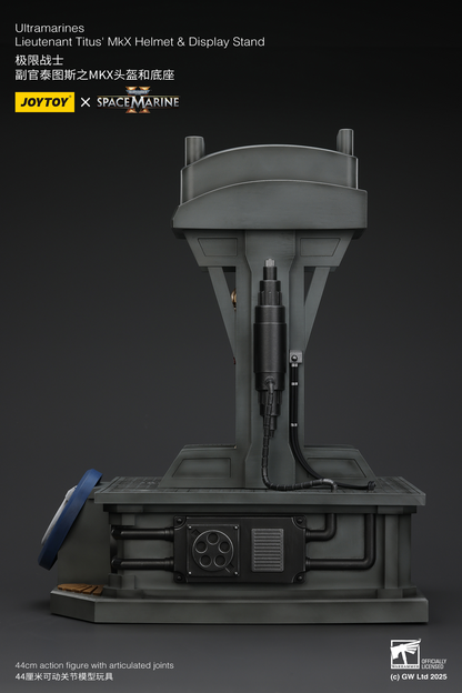 JoyToy - Warhammer 40000 - Ultramarines Lieutenant Titus' MkX Helmet & Display Stand